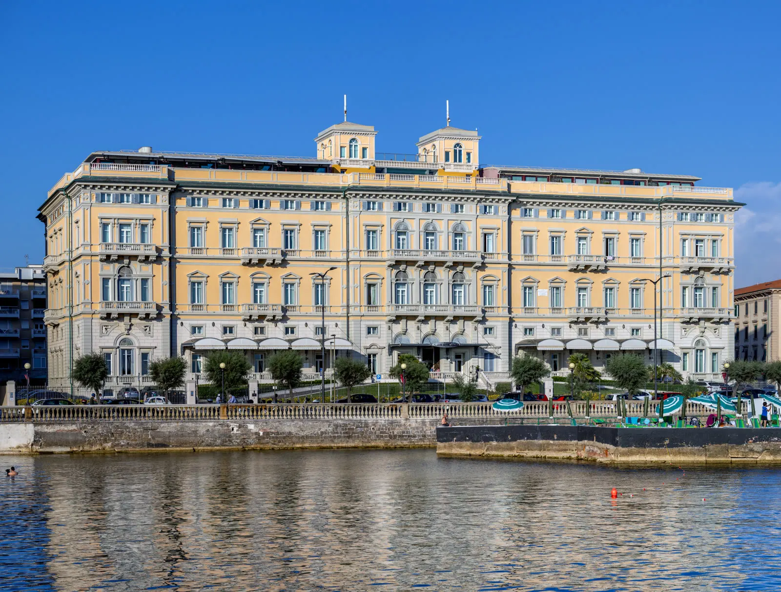 Premium Hotel Booking